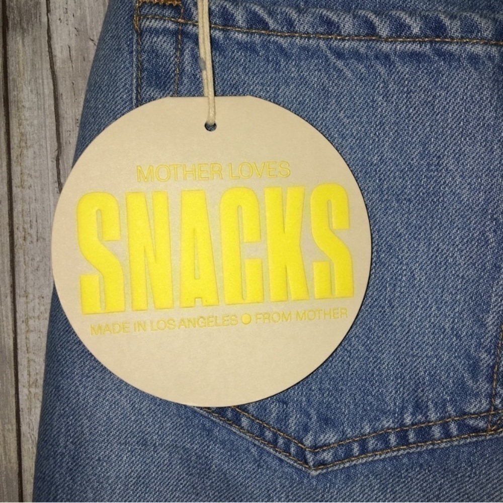 NWT MOTHER The Twizzy Knee Shorts Snacks High Rise Denim Shorts Size 26 - Picture 5 of 7